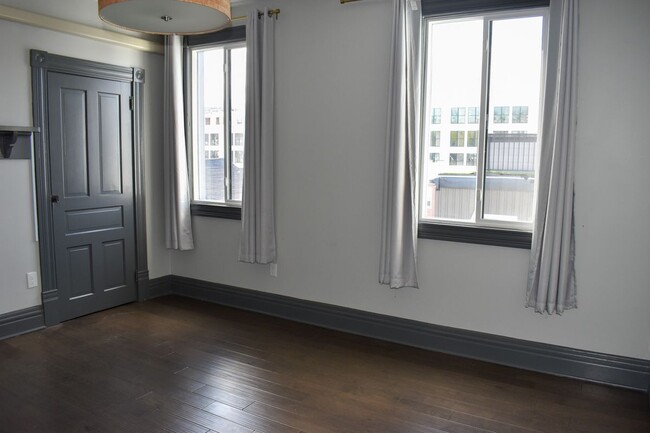 Building Photo - 5307 Carnegie St