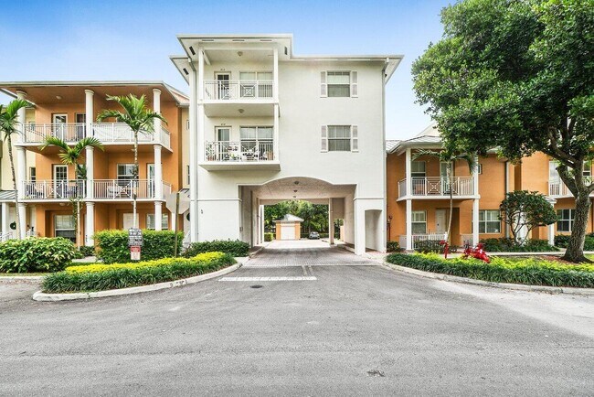 Building Photo - 410 SW 13th Ave