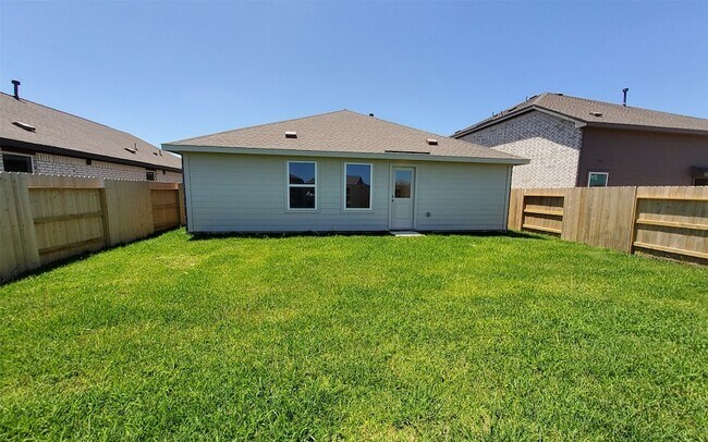 Building Photo - 26810 Scarlet Willow Dr