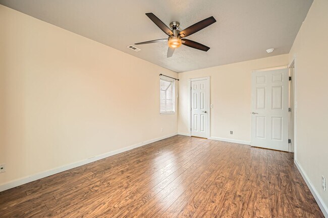 Building Photo - Main level Two Bedroom in Cheyenne Mountai...