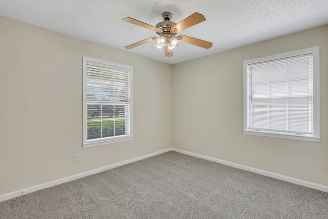 Building Photo - 110 Flat Shoal Ln