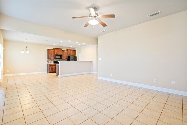 Building Photo - UPCOMING LISTING