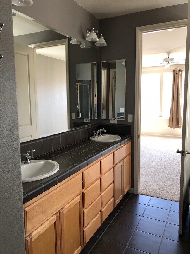 Building Photo - 6678 Chalk Hill Ln