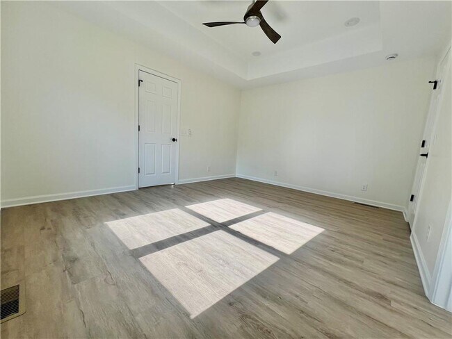 Building Photo - 130 Elk Grove Dr