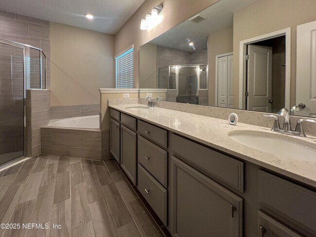 Building Photo - 9627 Lovage Ln