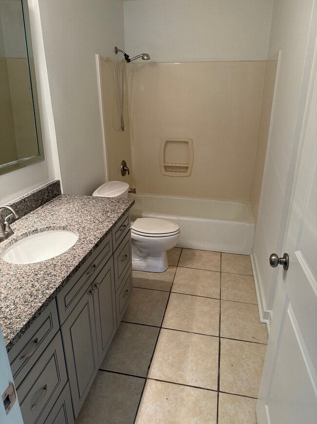 Building Photo - 9734 Mint Dr