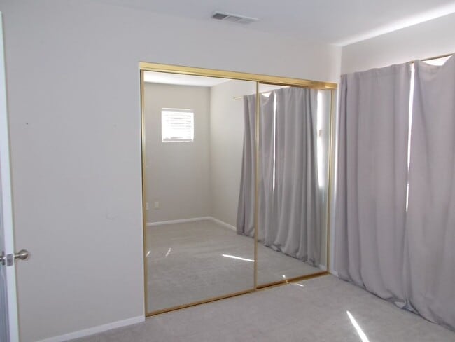 Building Photo - Desirable Move-In Ready Home with Loft, Fireplace & Oversized Garage