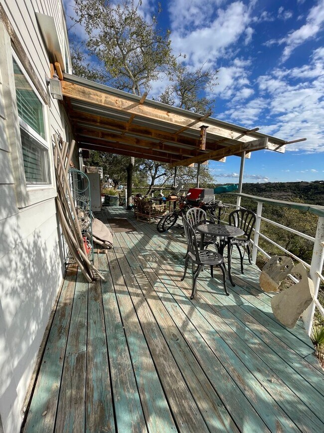 Building Photo - NEW ON MARKET // ALL BILLS PAID !