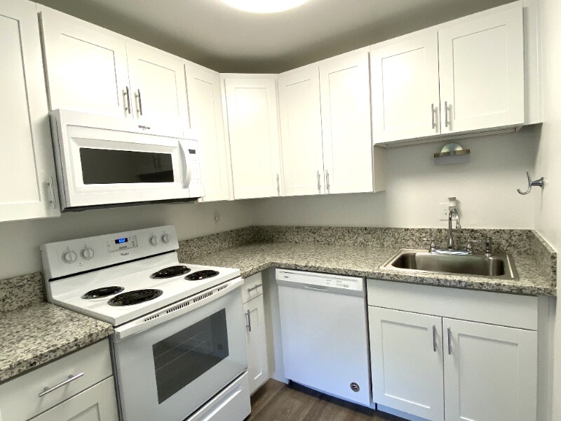 Building Photo - 844 Phoenix St NE