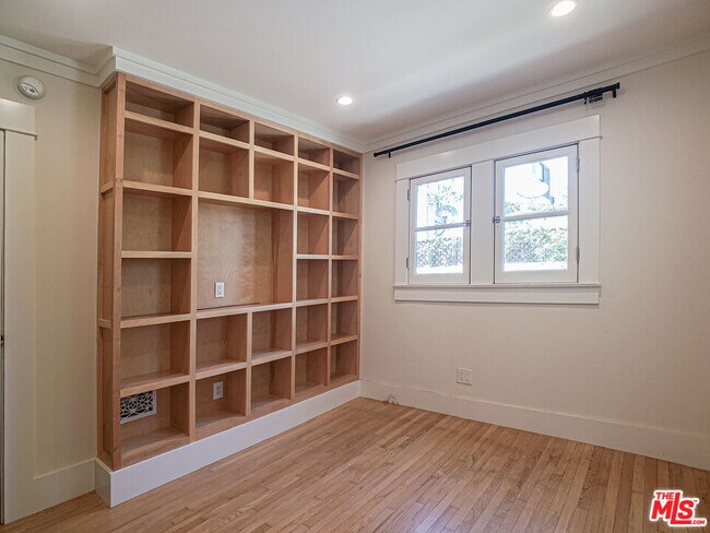 Building Photo - 1206 S Longwood Ave