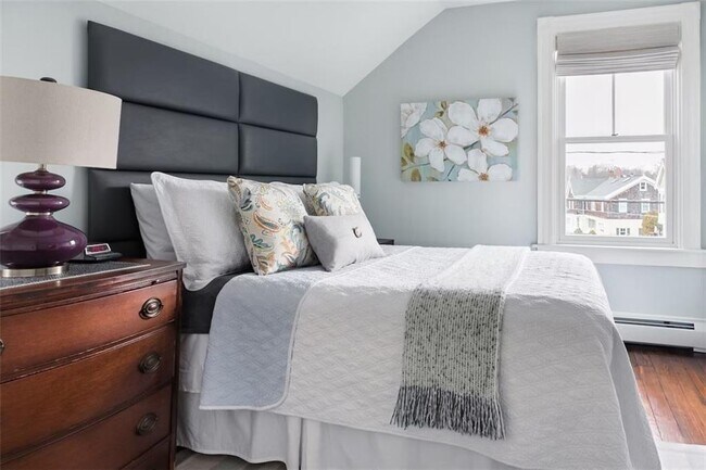 Building Photo - 16 Carroll Ave