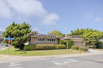 Building Photo - Charming Mid-Century Home | 4BR, 3BA | 2,424 Sq Ft | 8,400 Sq Ft Lot | Prime La Jolla Location**$...