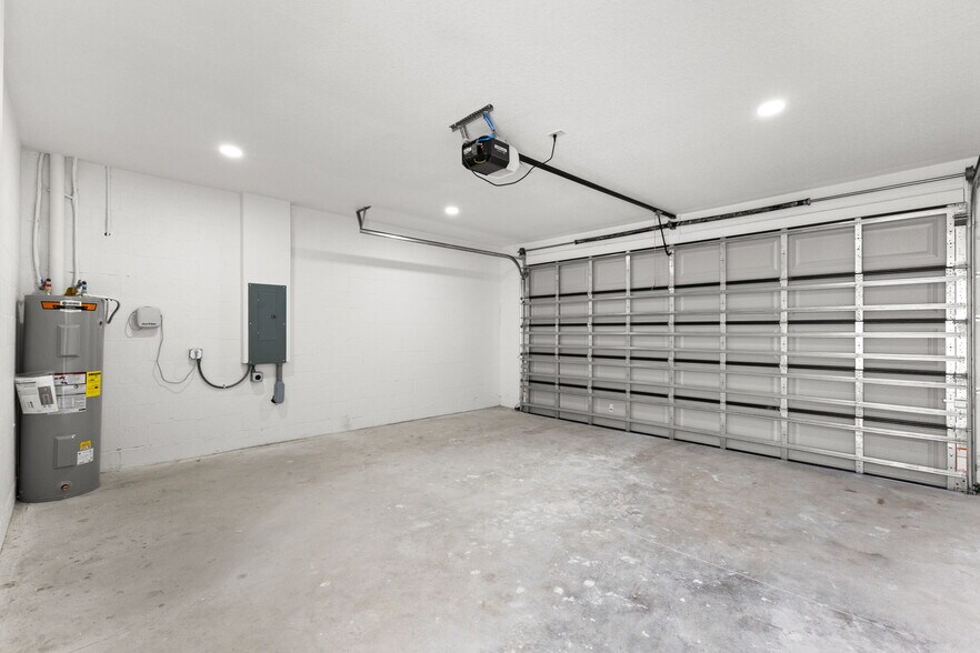 Building Photo - 2525 13th Ave N