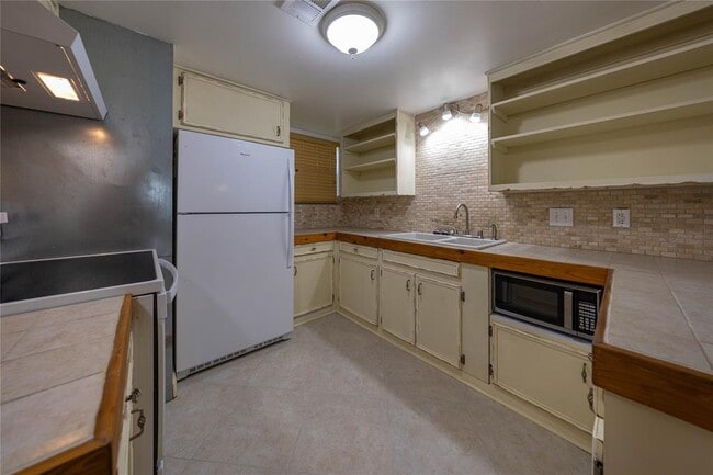 Building Photo - 22 Stonehouse Cir