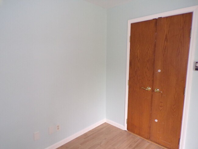 Building Photo - Unique 2 Bed 2.5 Bath Country Home!