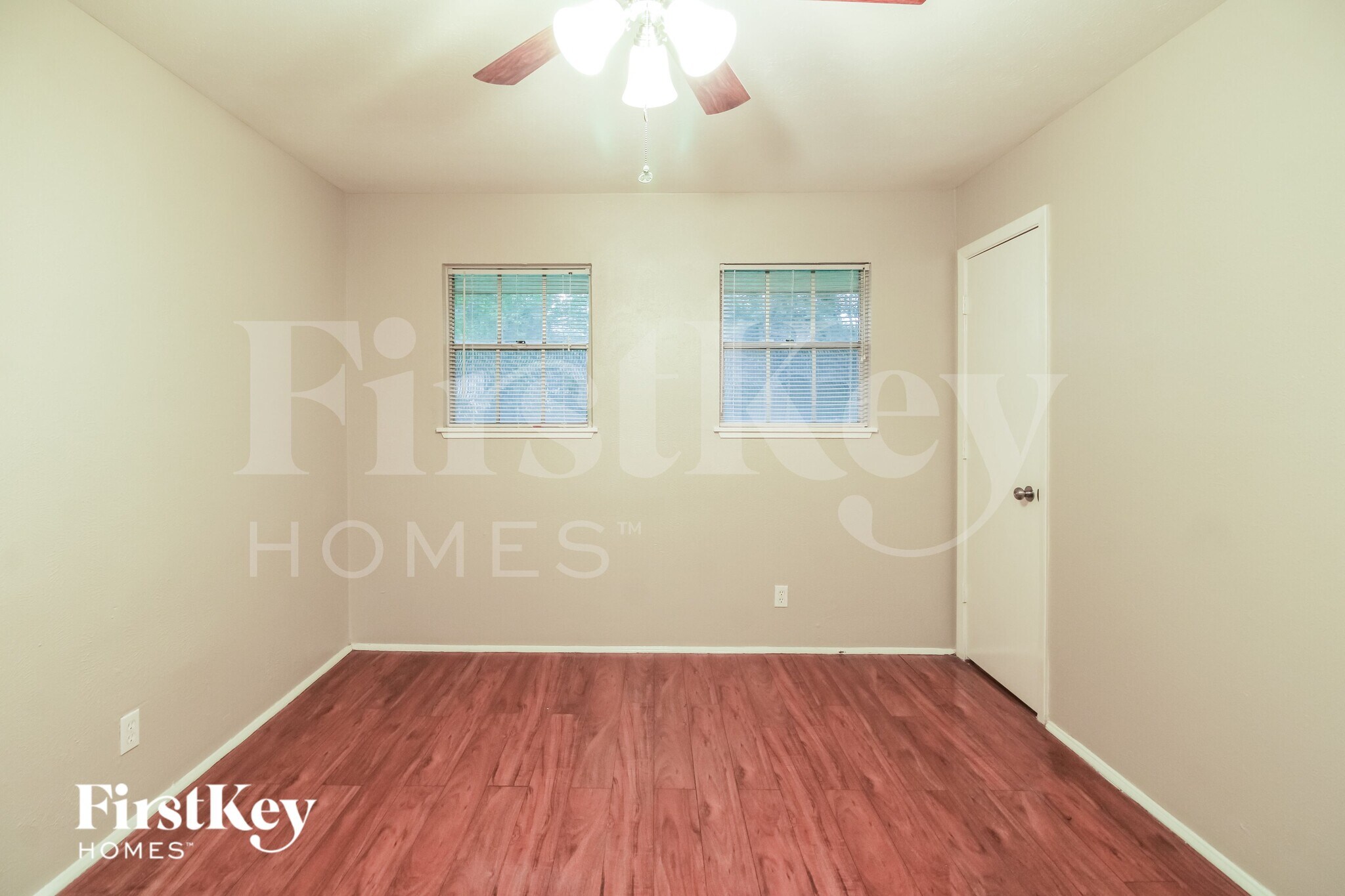 Building Photo - 4415 Akard St