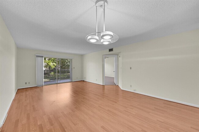 Building Photo - 1802 Eleuthera Point