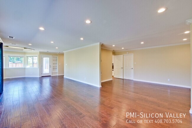 Building Photo - Amazing Cupertino Home!