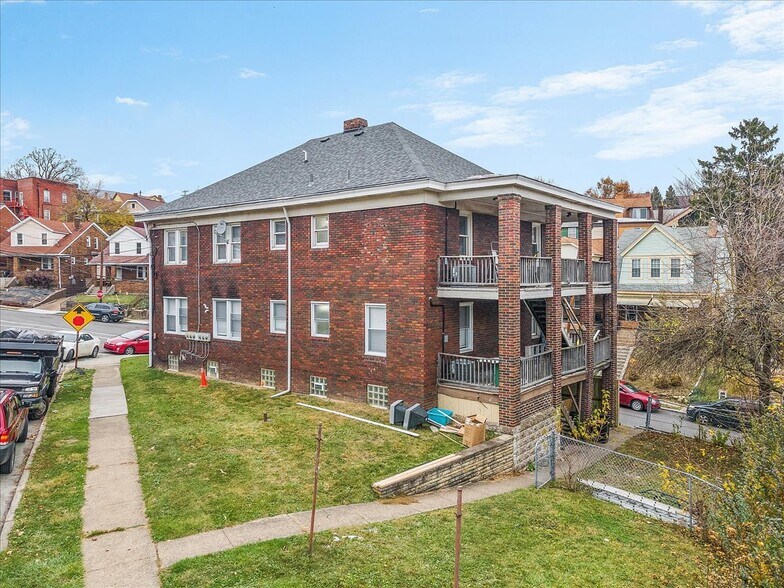 Building Photo - 2800 Brentwood Ave