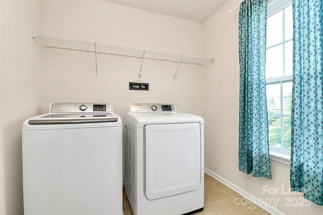 Building Photo - 16027 Harbor Hill Dr