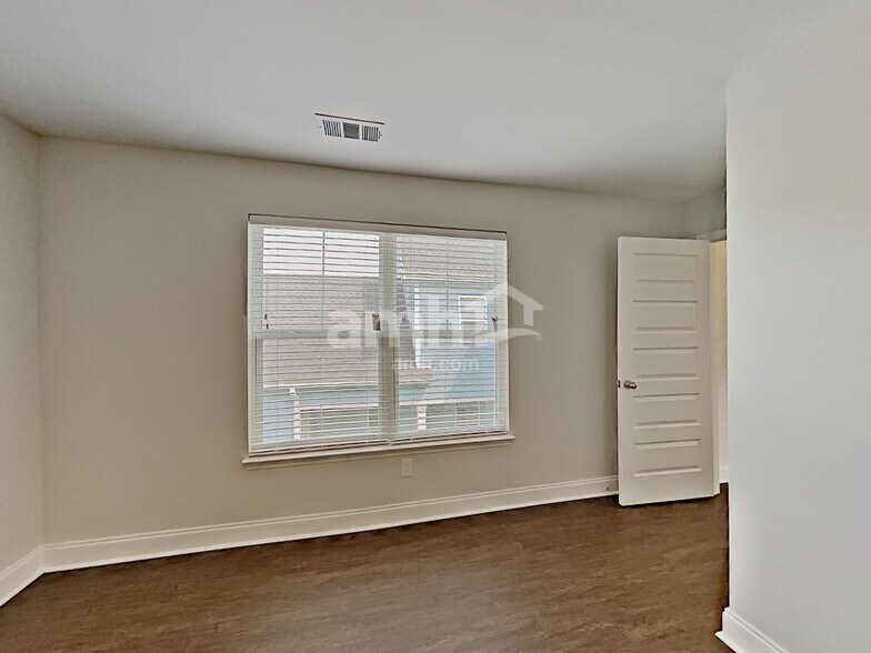 Building Photo - 5317 Tupelo St