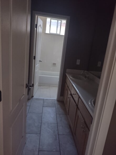 Building Photo - 3013 Collingham Ct