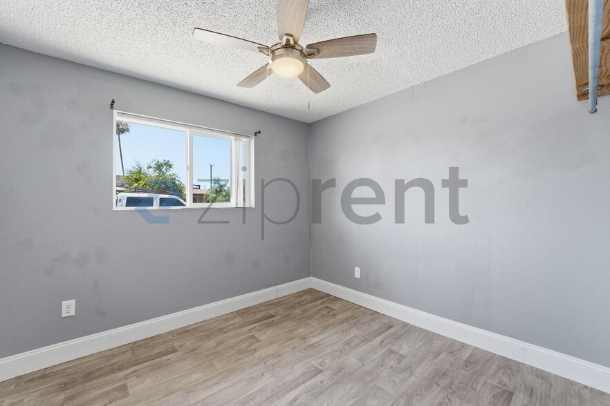 Building Photo - Unit