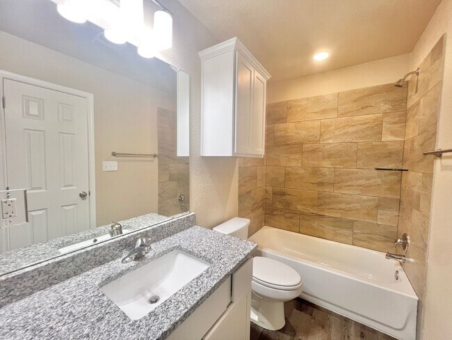 Building Photo - Cute 3 Bed Duplex in Temple!