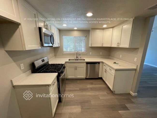 Building Photo - 259 Azores Ct