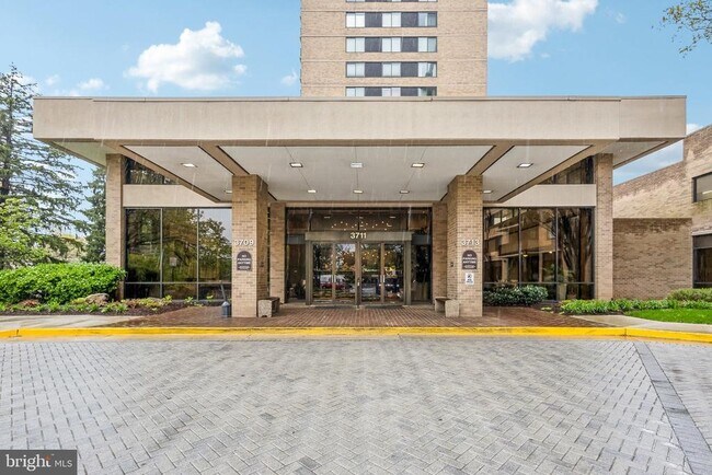 Building Photo - 3713 S George Mason Dr