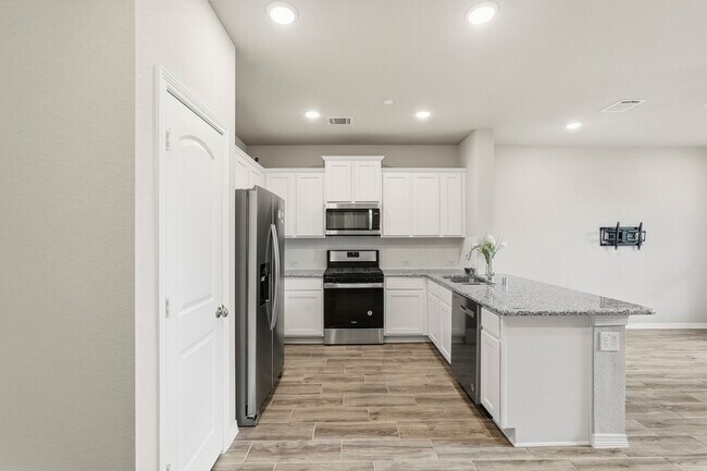 Building Photo - 8038 Scanlan Trce