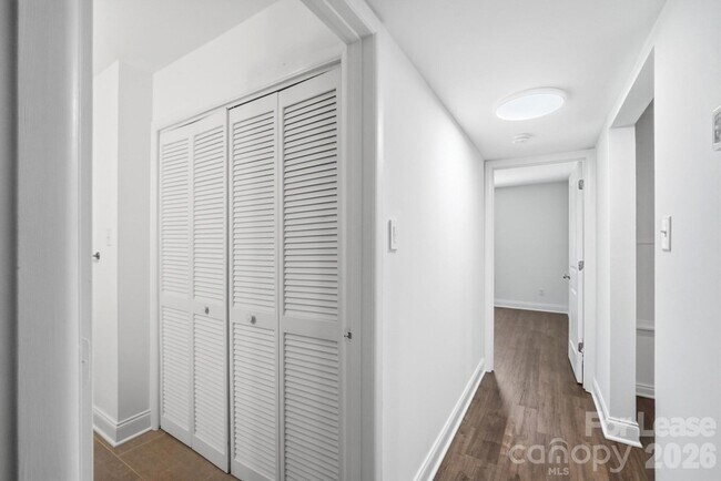Building Photo - 2900 Heathstead Place