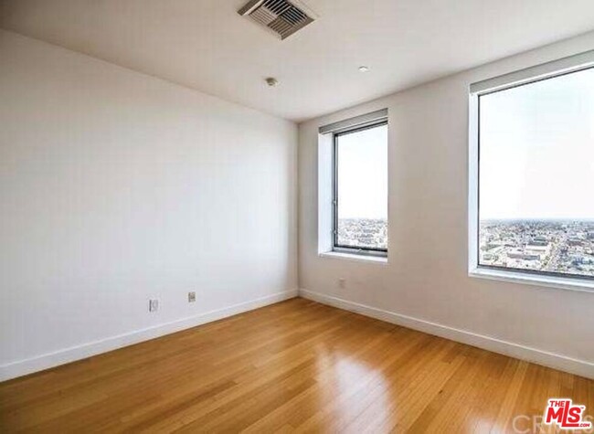 Building Photo - 3810 Wilshire Blvd