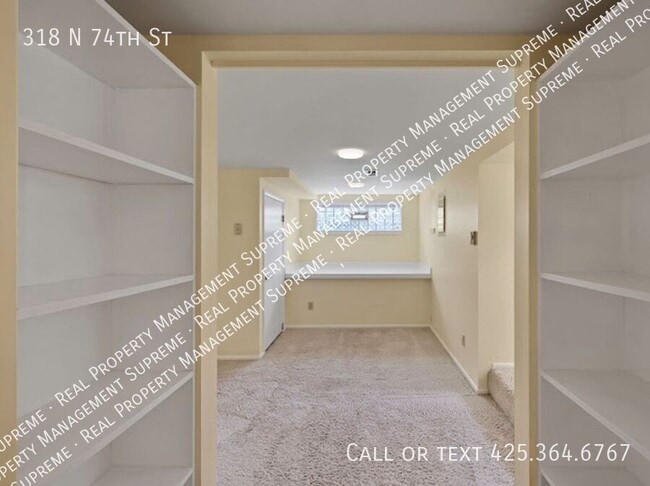 Building Photo - 318 N 74th St
