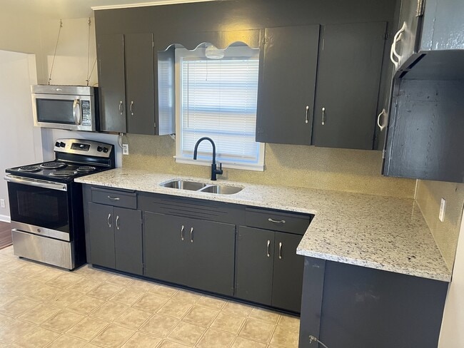 Building Photo - 317 S Seward St