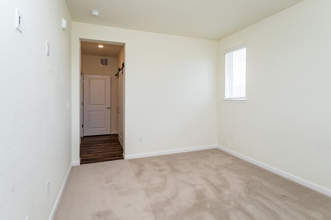 Building Photo - Luxury Condo Living with Mountain Views in the Heart of Briargate!!