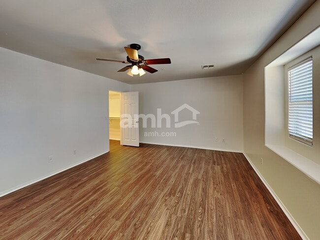 Building Photo - 8561 N 63rd Dr