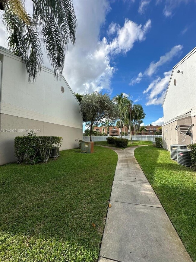 Building Photo - 17500 NW 67th Pl