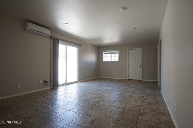 Building Photo - 6201 Tesuque Dr