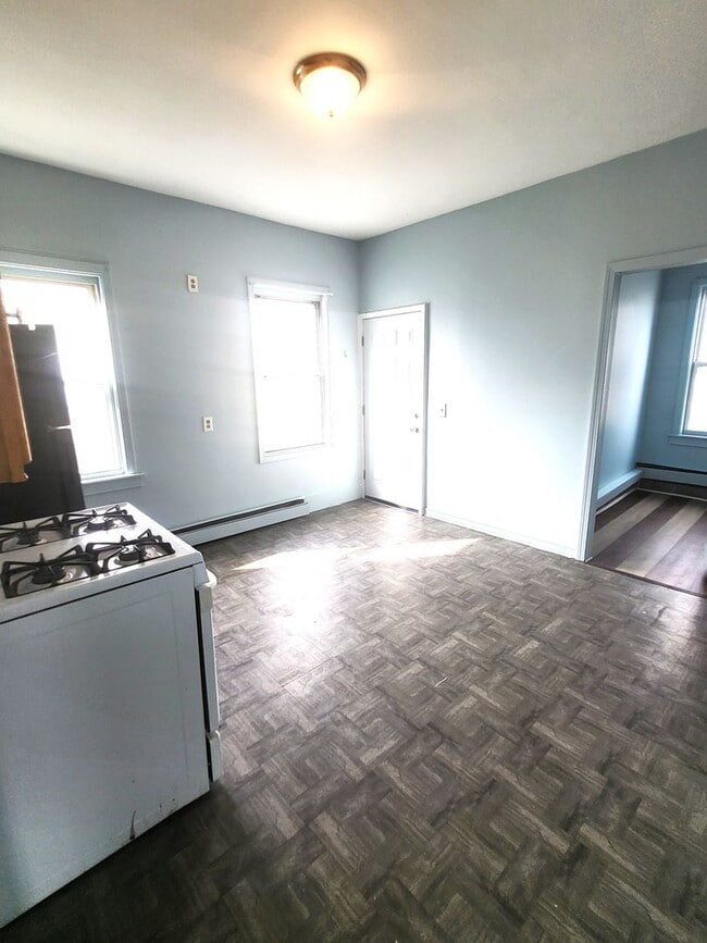 Building Photo - 97-99 Alverson Avenue