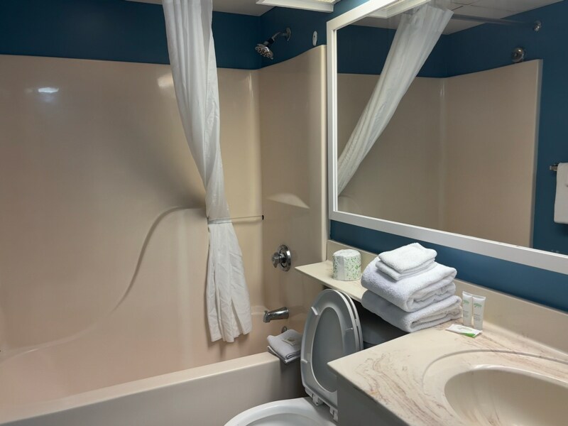 Building Photo - 201 74th Ave N