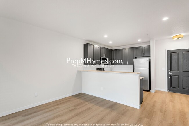 Building Photo - Luxury One-Bedroom Condo in Downtown Gresh...