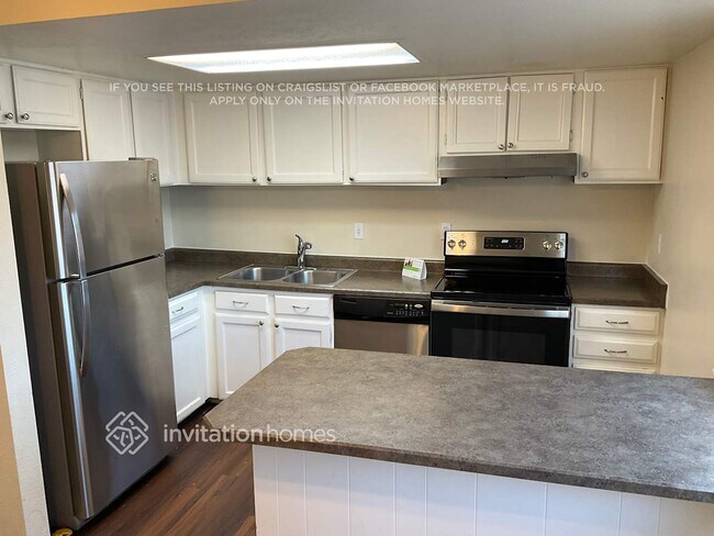 Building Photo - 13595 Green Ct