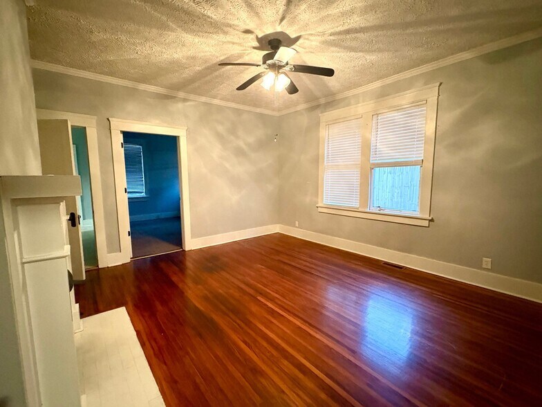 Building Photo - 333 Division Ave