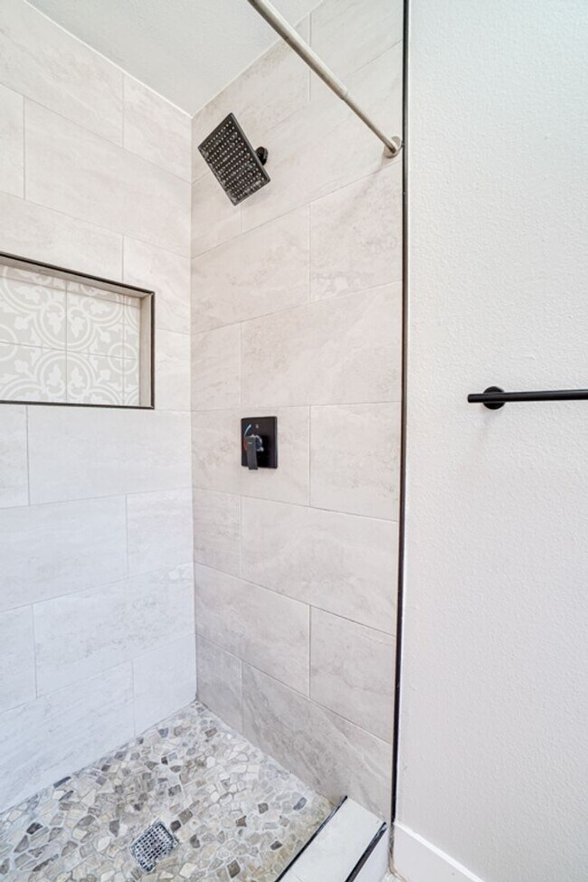 Building Photo - Dain House