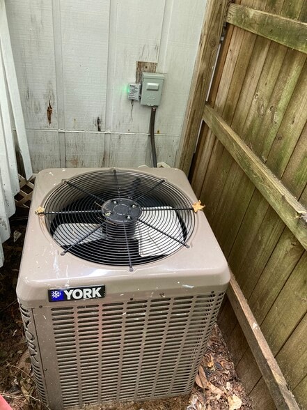 AC unit - 171 Parkbrook Cir