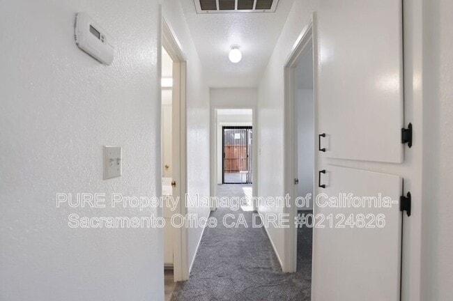 Building Photo - 3203 Sher Ct