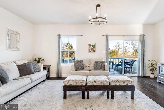 Building Photo - 131 Burkwood Ter