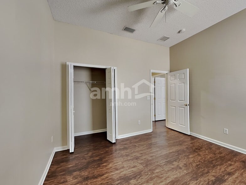 Building Photo - 12129 Autumn Sunrise Dr