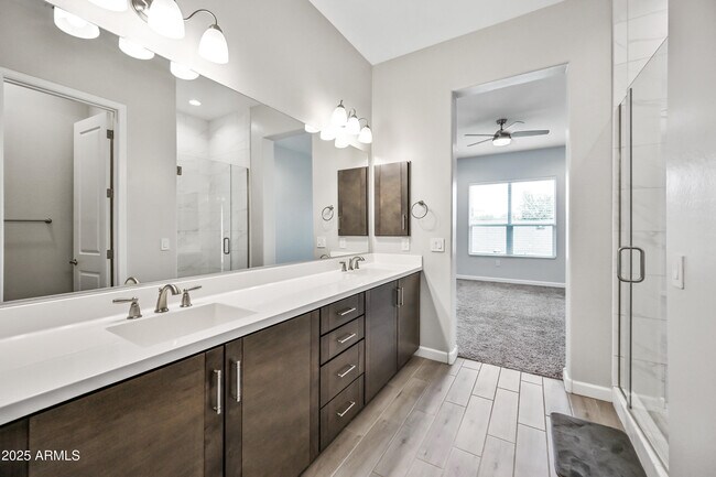 Building Photo - 2320 E Saguaro Park Ln